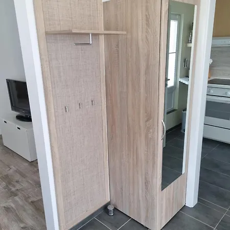 Toni Im Stadtkern Von *
